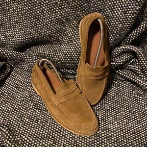 Brown suede loafers size 8 fits like size 9
